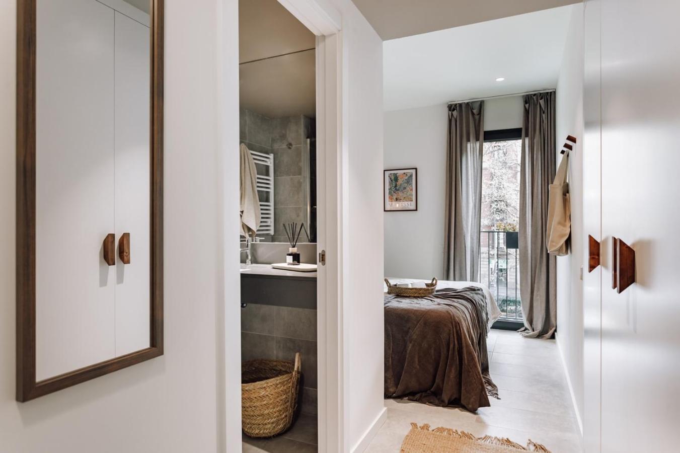 Apartment Encina - 2 Bedrooms In Eixample Esquerra