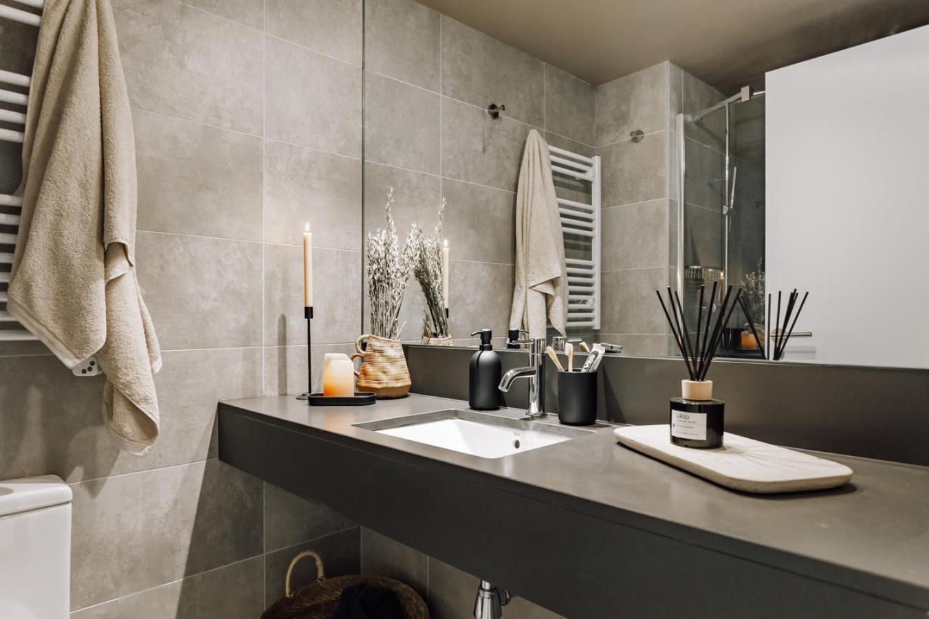 Apartment Encina - 2 Bedrooms In Eixample Esquerra *