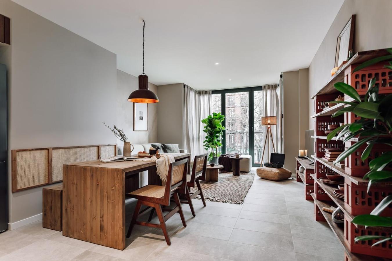Apartment Encina - 2 Bedrooms In Eixample Esquerra Barcelona